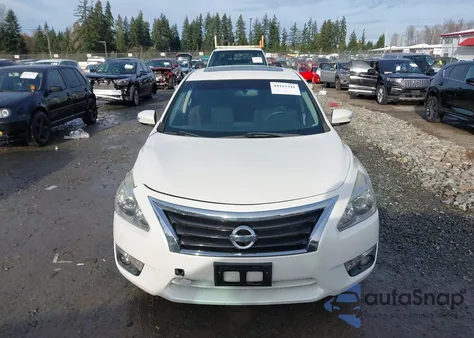 2015 Nissan Altima 2.5 Sv z USA, uszkodzony, nr VIN 1N4AL3AP3FC140243